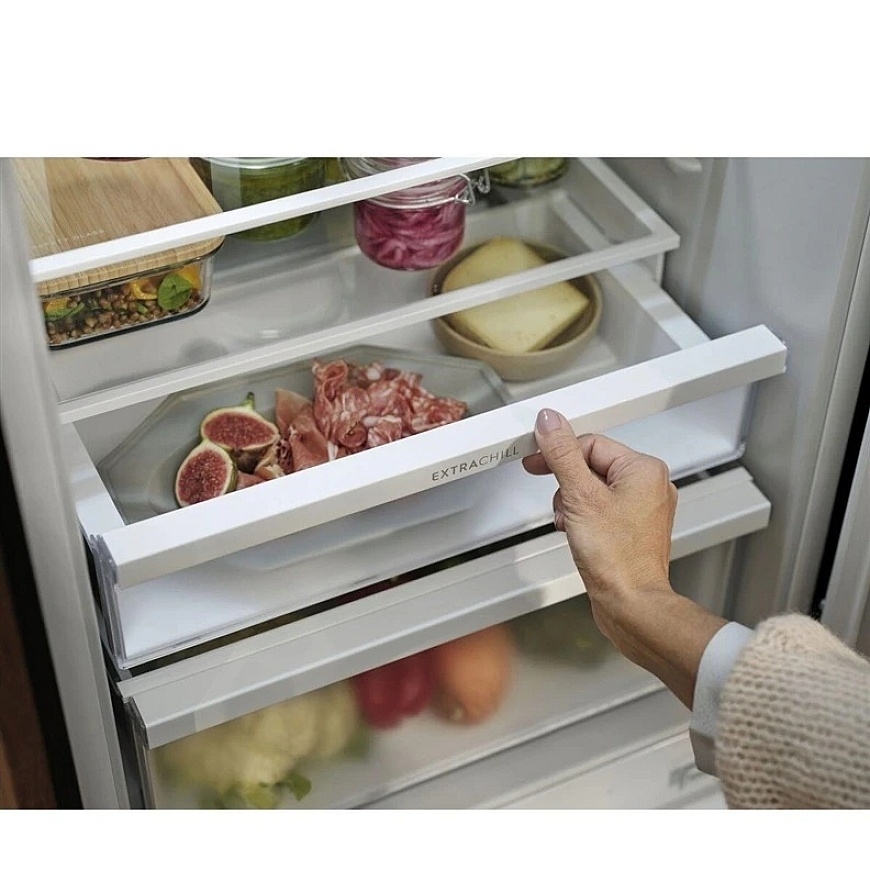 Refrigerator Electrolux LNT6HC37K1 – 2
