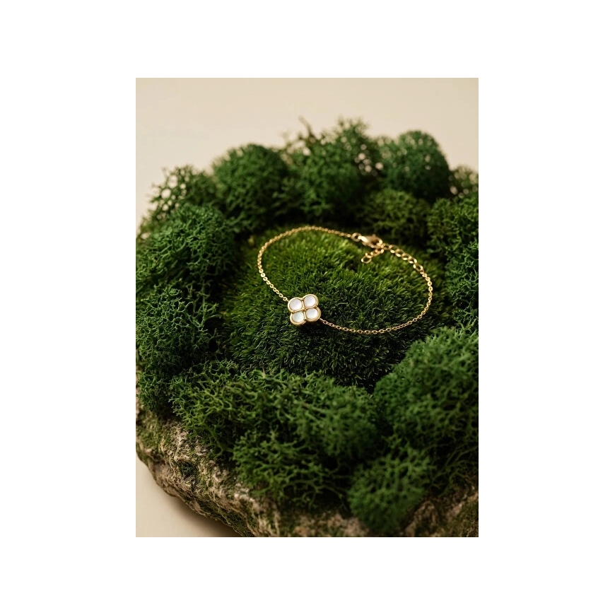 Brilio Silver Women's Gold-Plated Bracelet with White Clovers BRC255Y – 3