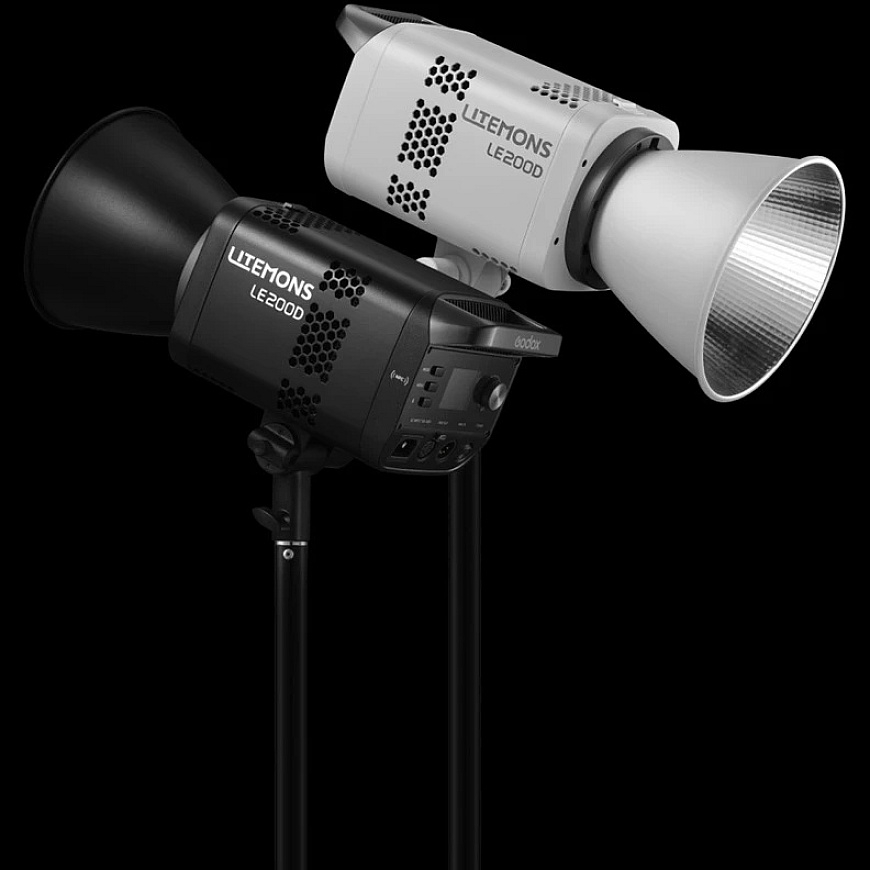 Световой источник LED - Godox LE200D черный, 220 Вт, 5600 К, COB LED, крепление Bowens, CRI 96, регулировка яркости 0–100%, DMX/ – 3