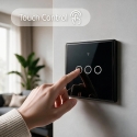 Qoltec Nutikas puutetundlik 3-kanaline valguse lüliti | Wi-Fi | Taimer | Tuya | Smart Life | Karastatud klaas | Must