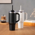 Bodum termo puodelis su šiaudeliu ir rankena Travel Mug 1.2L juoda Bodum termo puodelis su šiaudeliu ir rankena Travel Mug 1.2L juoda