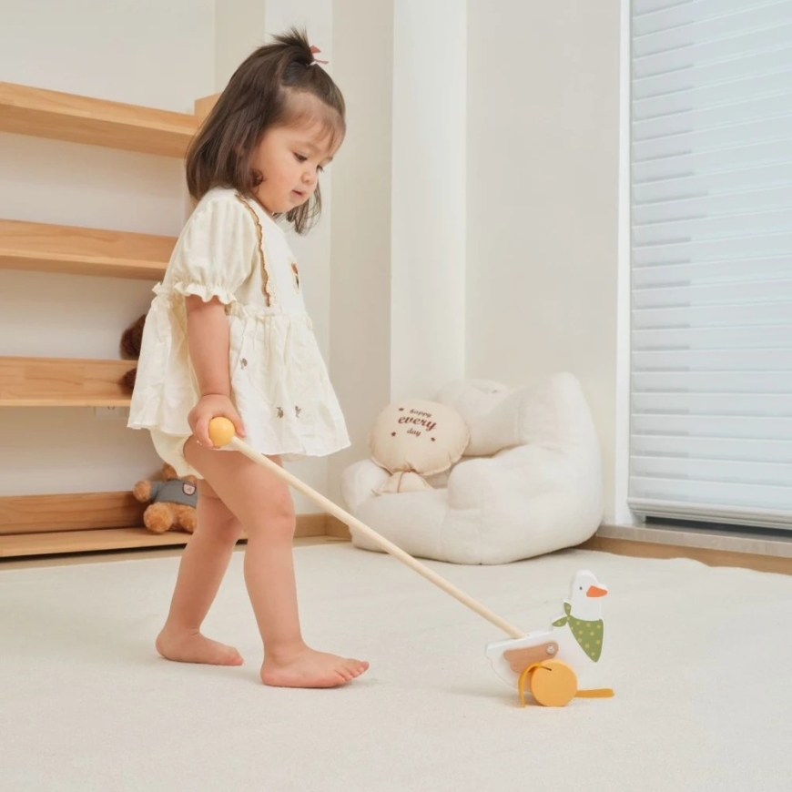 Viga Toys VIGA PolarB medinė žąsis ant pagaliuko vaikams nuo 12 mėn. – 3