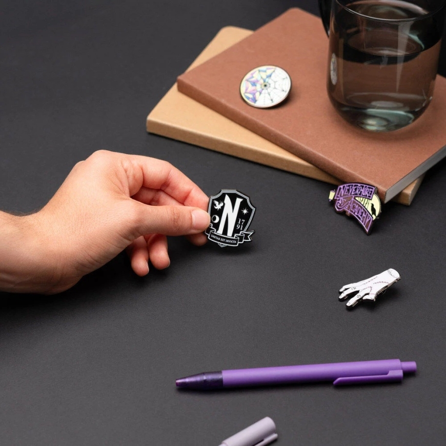 ERIK Wednesday set of 4 pins – 4