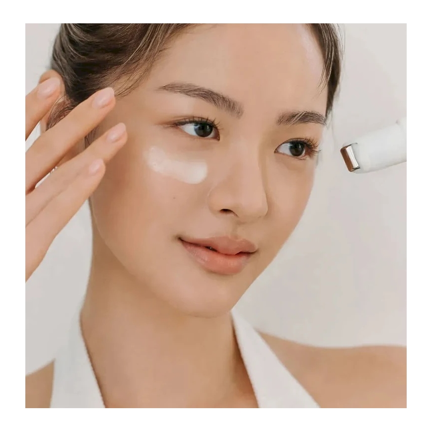 Dr. Althea Retinol Flat Iron Eye Roller skincare product, 25 ml – 2