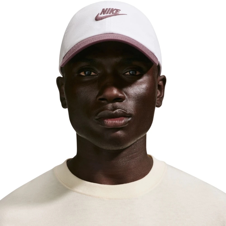 Nike Club lippalakki valkoinen ja violetti FB5368 104 (M/L) – 5