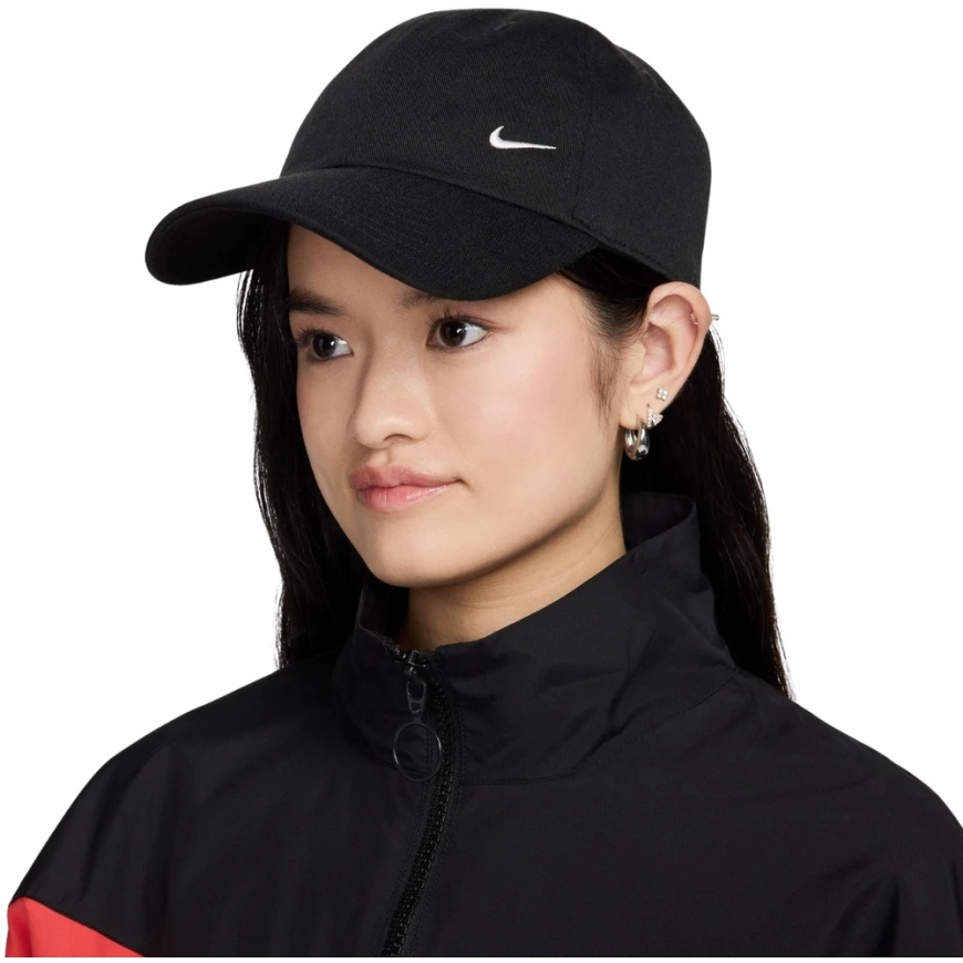 Nike Club Lippis, jossa on lippa, musta FZ5698 010 (M/L)