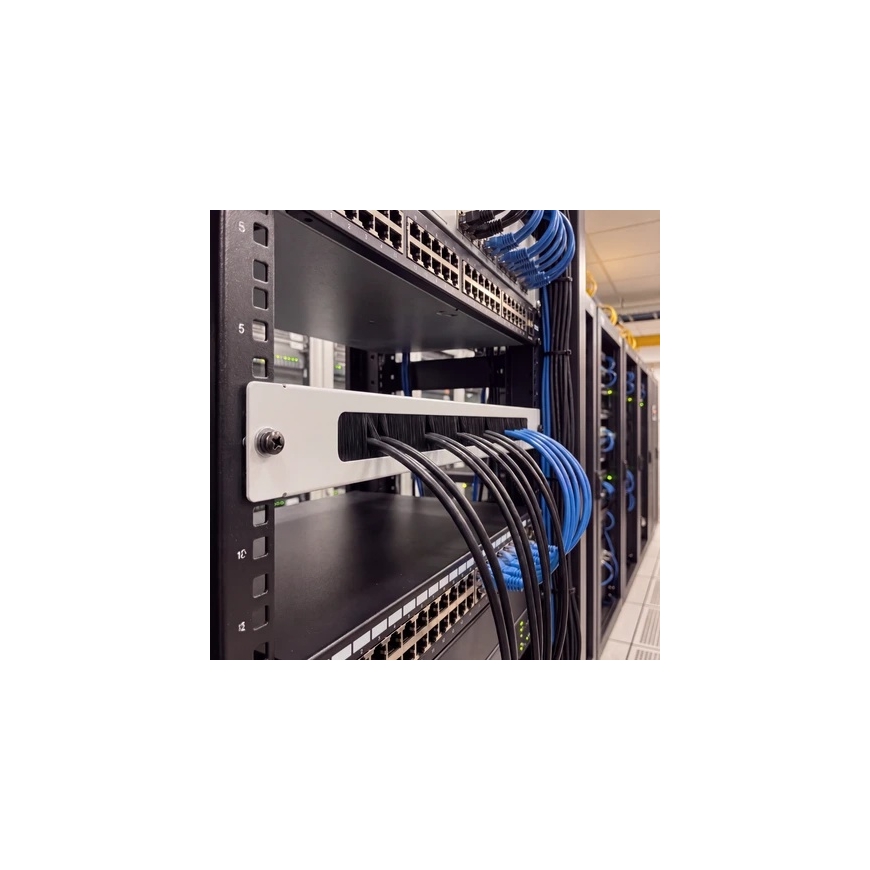 Панель щеточная Spacetronik SPR_RA32W 19 дюймов 1U – 2