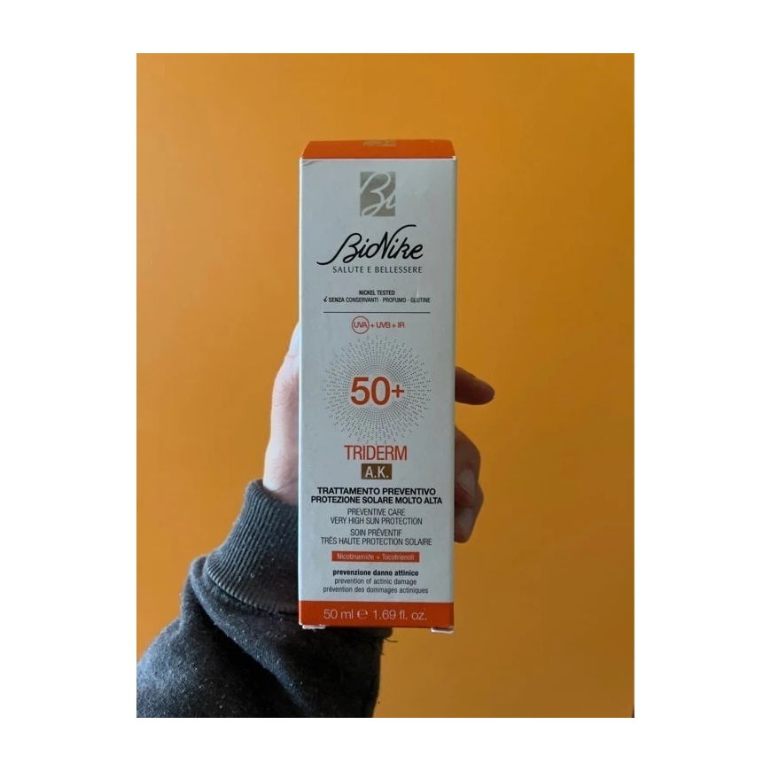 BioNike Triderm AK SPF50+ Drėkinamasis ir apsauginis purškiklis nuo saulės SPF 50, 50 ml