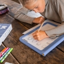 KIDYWOLF mirdzošā divpusējā zīmēšanas planšete K-DRAW PRO, zila KIDYWOLF mirdzošā divpusējā zīmēšanas planšete K-DRAW PRO, zila