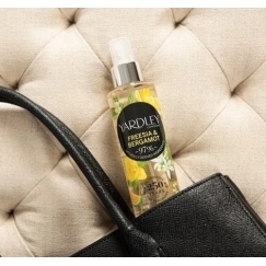 Yardley freesia ja bergamoti lõhna spreipudel naistele, 200 ml