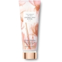 Victoria Secrets Victoria's Secret Kookosmaidon ja Ruusun Rauhoittava vartalovoide, 236 ml Victoria Secrets Victoria's Secret Kookosmaidon ja Ruusun Rauhoittava vartalovoide, 236 ml