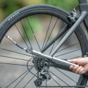 Rockbros JG-PB-004 lengvas dviračio siurblys su slėgio matuokliu - juodas