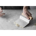 Скребок с мерным стаканом INNOVATIVE KITCHEN / Mason Cash Скребок с мерным стаканом INNOVATIVE KITCHEN / Mason Cash