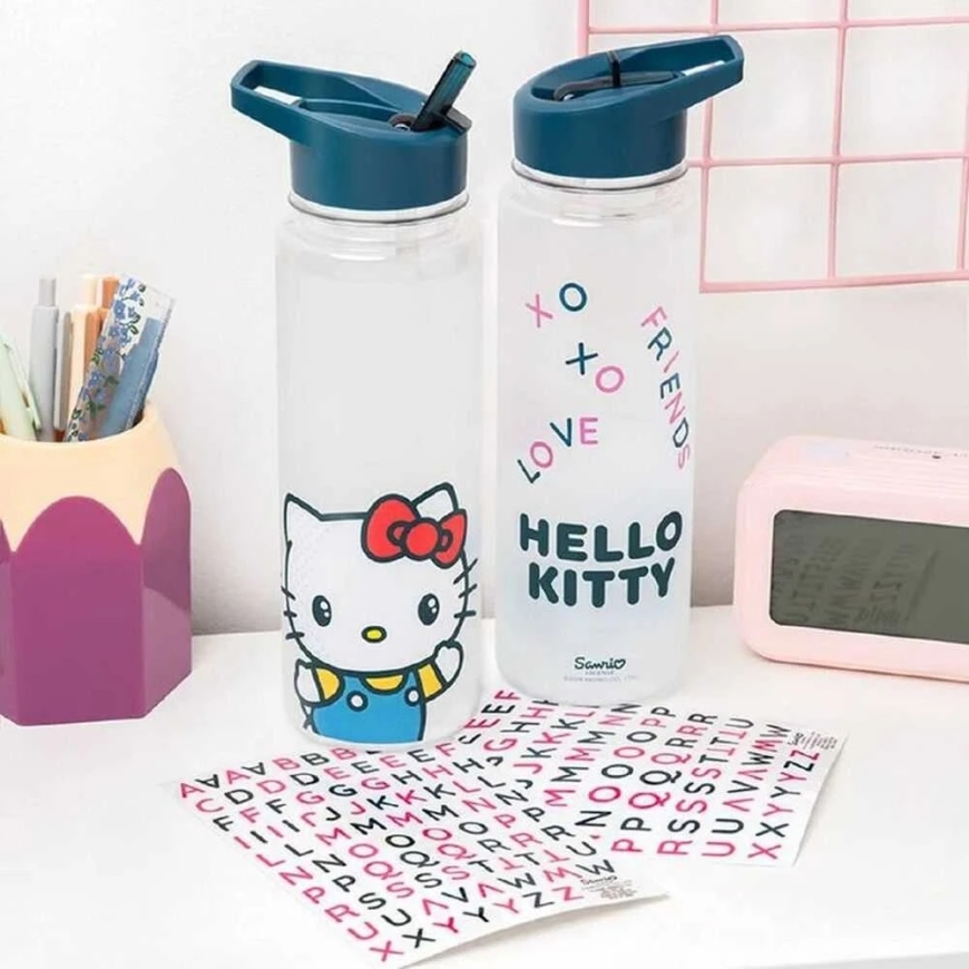 Paladone Hello Kitty -pullo tarroilla 650ml