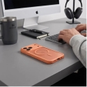 TECH-PROTECT BASICMAG MAGSAFE IPHONE 17 PRO MAX / 18 PRO MAX MATTE KOSMILINE ORANŽ TECH-PROTECT BASICMAG MAGSAFE IPHONE 17 PRO MAX / 18 PRO MAX MATTE KOSMILINE ORANŽ
