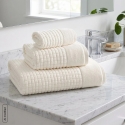 Eurofirany RE/BELLA/K 70X140 pyyhe (X3) 500 Eurofirany RE/BELLA/K 70X140 pyyhe (X3) 500