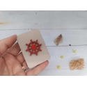 Kind Fox Wizardilta Yuliya Ausianikava yksityisliiketoiminta sertifikaatin mukaan nro 1201908 Puiset neulakaappi. Ohjain. KF056/ Kind Fox Wizardilta Yuliya Ausianikava yksityisliiketoiminta sertifikaatin mukaan nro 1201908 Puiset neulakaappi. Ohjain. KF056/