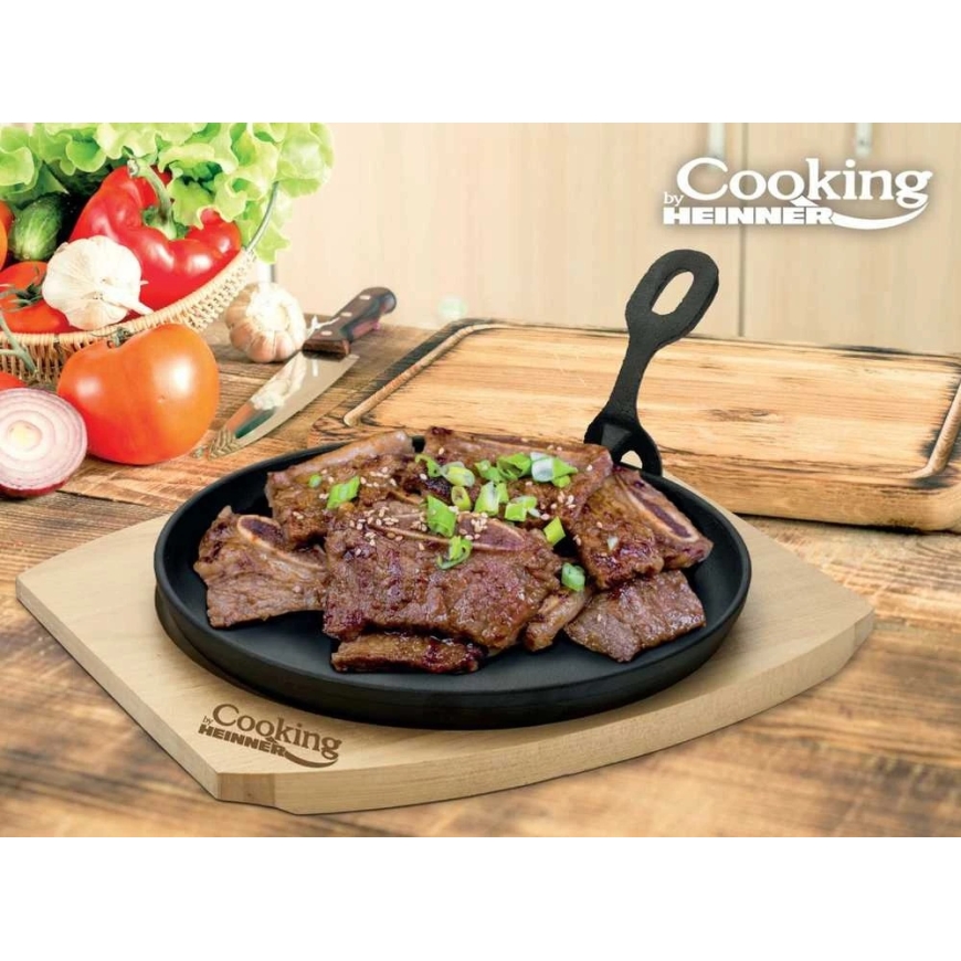 Round serving plate, 22 cm, made of pure cast iron, with removable handle and wooden base, "Cooking by Heinner" – 3