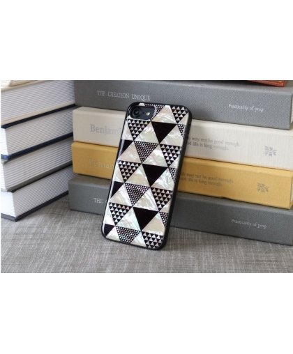 iKins case for Apple iPhone 8/7 pyramid black – 3