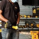 DeWalt akumuliatorinis kampinis šlifuoklis DCG405P2-QW, 18V, 2x5Ah DeWalt akumuliatorinis kampinis šlifuoklis DCG405P2-QW, 18V, 2x5Ah