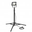 Neo Single 50W LED headlight 4250 lm 230V on 1.8m vertical Neo Single 50W LED headlight 4250 lm 230V on 1.8m vertical