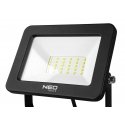 Neo Single 50W LED headlight 4250 lm 230V on 1.8m vertical Neo Single 50W LED headlight 4250 lm 230V on 1.8m vertical