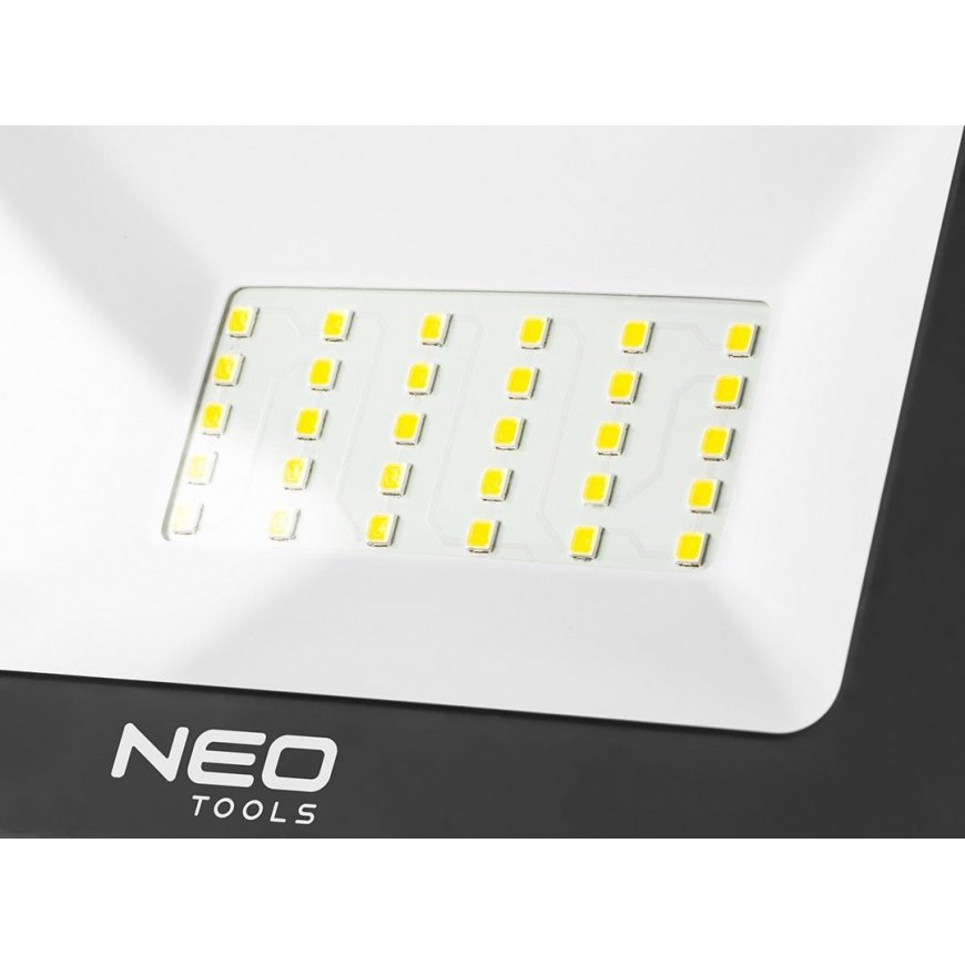 Neo Single 50W LED headlight 4250 lm 230V on 1.8m vertical – 13