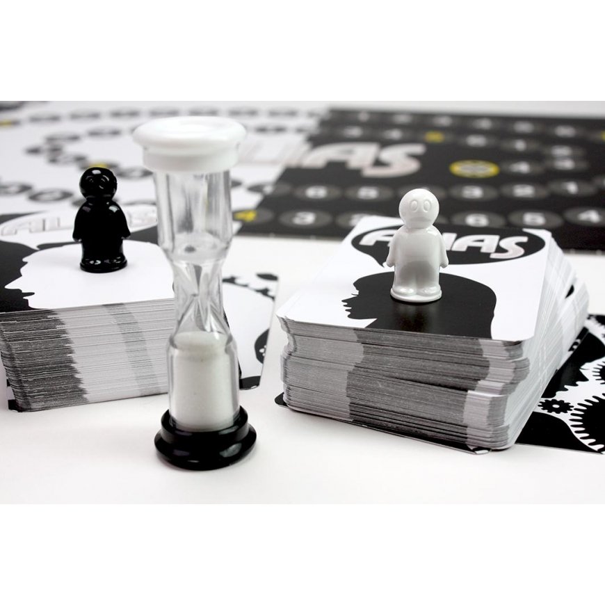 Tactic lauamäng Naised vs Mehed Alias – 4