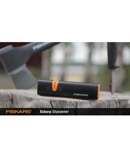 Fiskars 120740 Xsharp-kirves ja veitsen teroitin