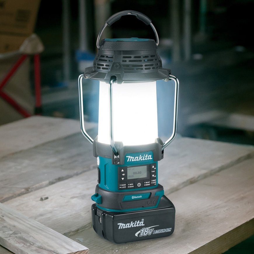 Makita DMR055 Cordless LXT® Flashlight/Radio 18V