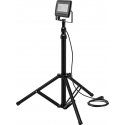 Neo Spotlight (one 30 W SMD LED 2700 lm spotlight on a 1.8 m tripod) Neo Spotlight (one 30 W SMD LED 2700 lm spotlight on a 1.8 m tripod)