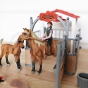 Woopie VUOPIS 18 el Figurko Koni award stable set. Woopie VUOPIS 18 el Figurko Koni award stable set.