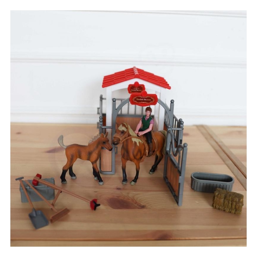 Woopie VUOPIS 18 el Figurko Koni award stable set. – 5