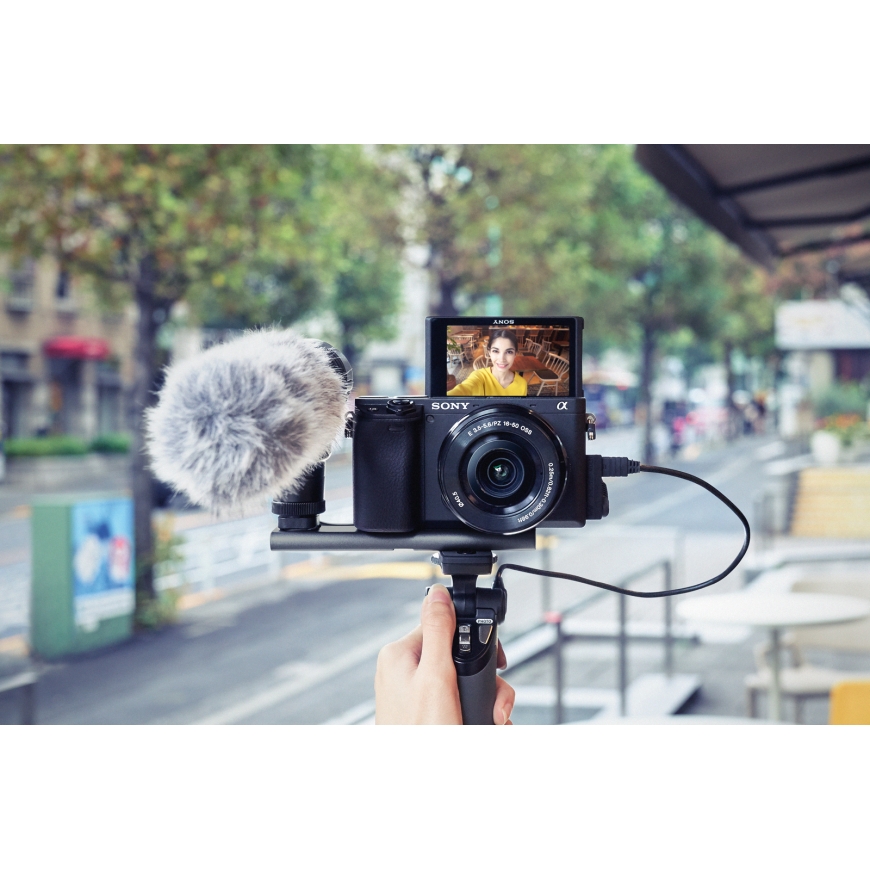 Sony α 6400 + SEL18135 MILC 24,2 MP CMOS 6000 x 4000 pikseļi Melns – 2