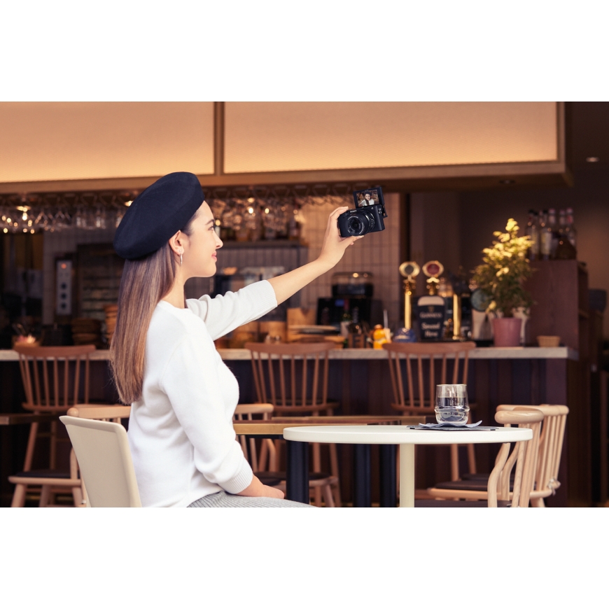 Sony α 6400 + SEL18135 MILC 24,2 MP CMOS 6000 x 4000 pikseliä Musta – 3