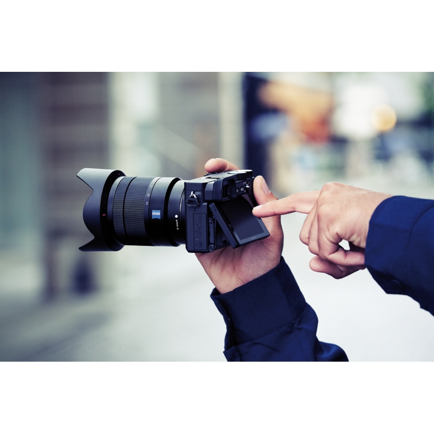 Sony α 6400 + SEL18135 MILC 24.2 MP CMOS 6000 x 4000 pixels Black – 5