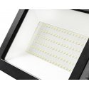 Neo Single headlight, 100W with SDD LED 8500 lm on 1.8 m vertical Neo Single headlight, 100W with SDD LED 8500 lm on 1.8 m vertical