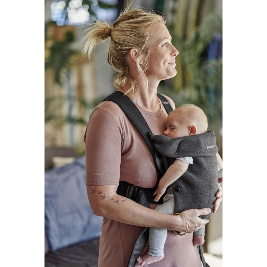 BabyBjorn Baby Carrier Mini 3D Jersey - a small carrier for a newborn | Gray black – 4