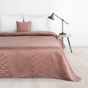 Eurofirany DESIGN 91 LUIZ / 3 Velvet bedspread, quilted by hot pressing with a geometric pattern, 170X210 cm, color: pink Bedspr Eurofirany DESIGN 91 LUIZ / 3 Velvet bedspread, quilted by hot pressing with a geometric pattern, 170X210 cm, color: pink Bedspr