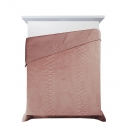 Eurofirany DESIGN 91 LUIZ / 3 Velvet bedspread, quilted by hot pressing with a geometric pattern, 170X210 cm, color: pink Bedspr Eurofirany DESIGN 91 LUIZ / 3 Velvet bedspread, quilted by hot pressing with a geometric pattern, 170X210 cm, color: pink Bedspr