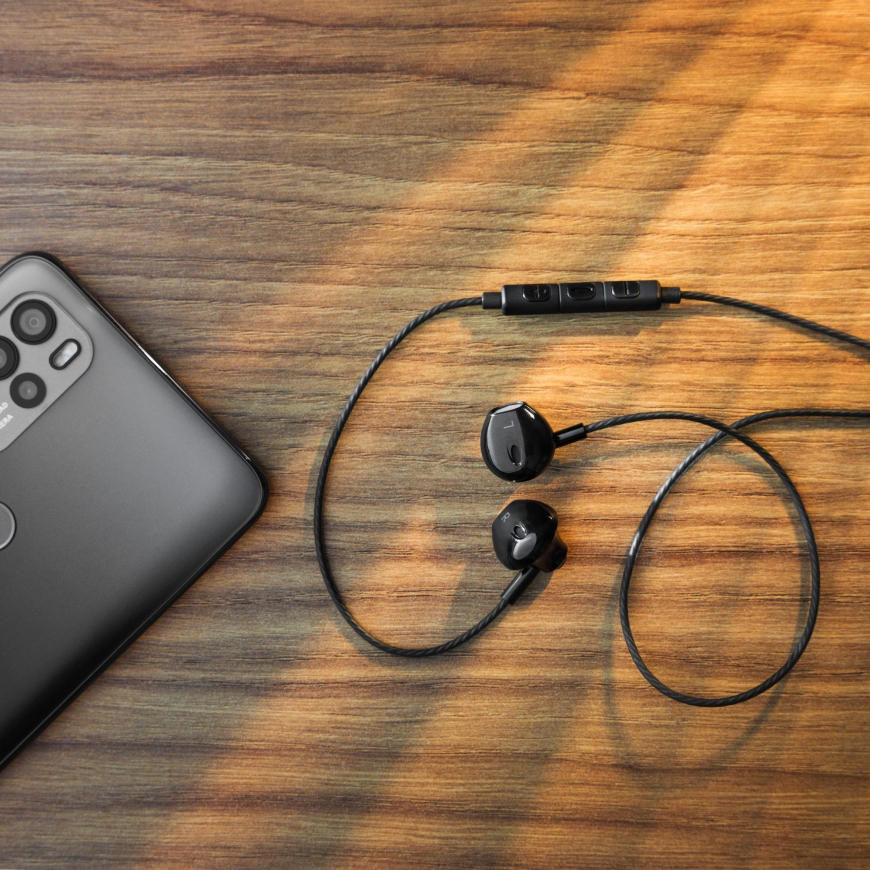 Kruger & Matz B2 headphones with microphone – 4
