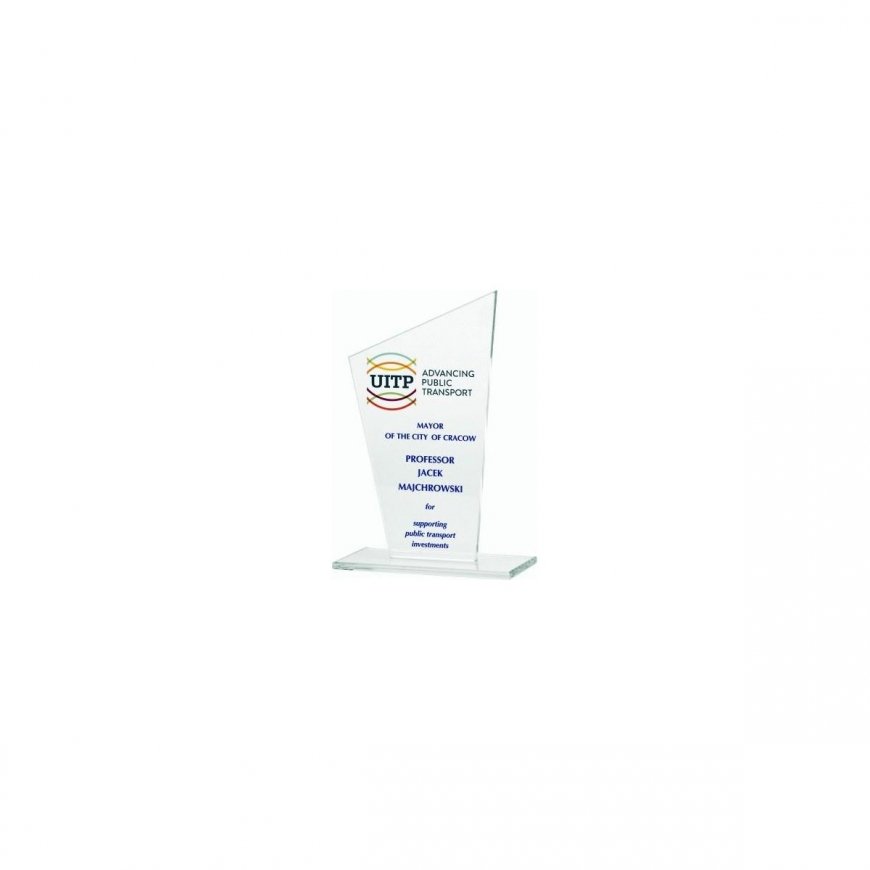 Triumph The trophy is glass with a LuxorJet color print – 2