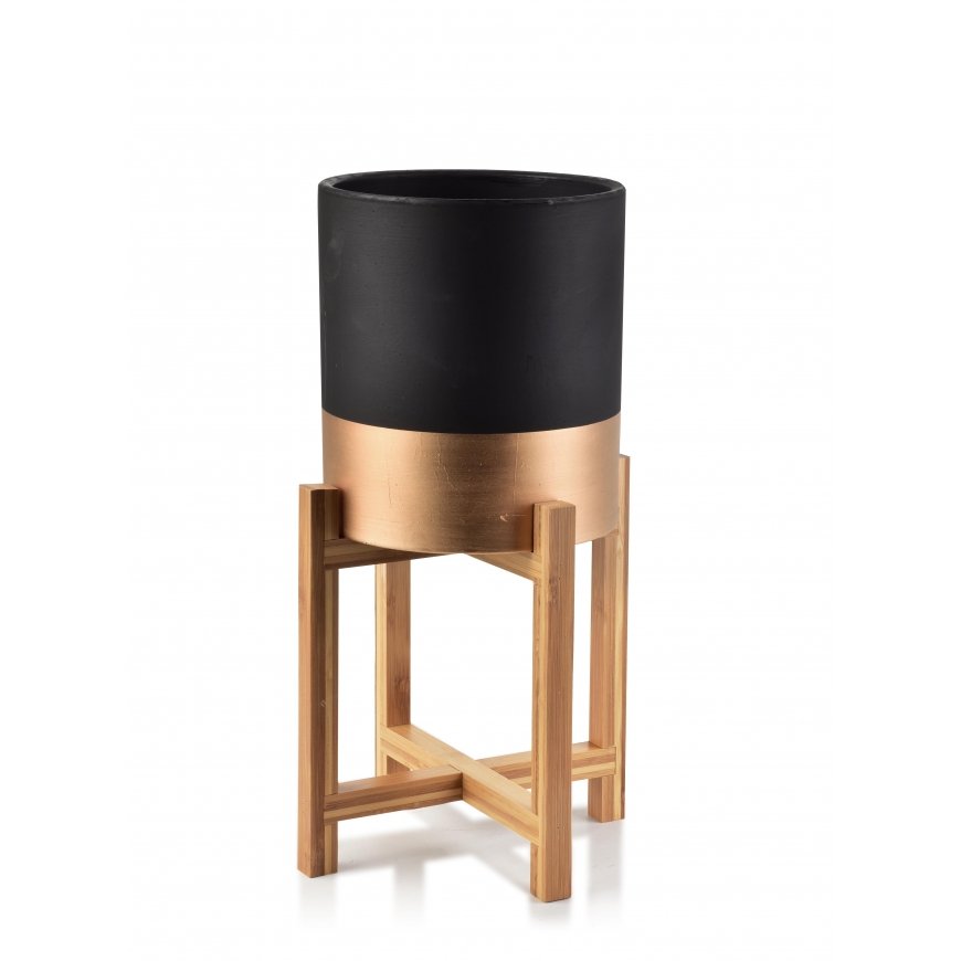 Mondex AVA pot on a stand