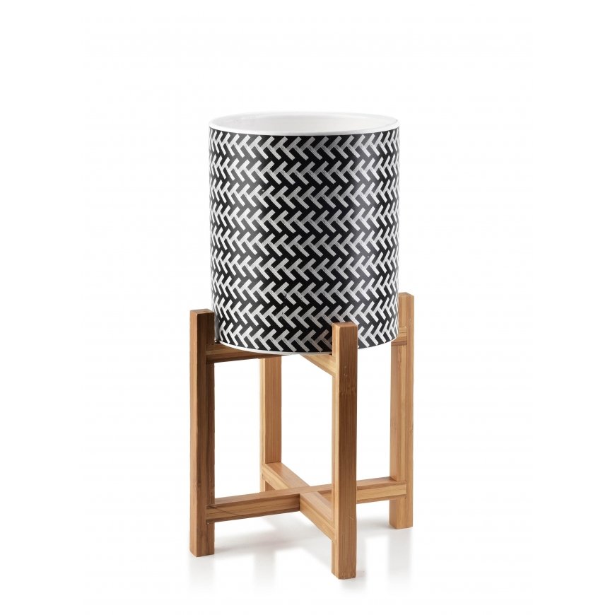 Mondex AVA pot on a stand