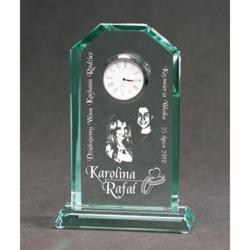 Tryumf Engraved glass trophy with case