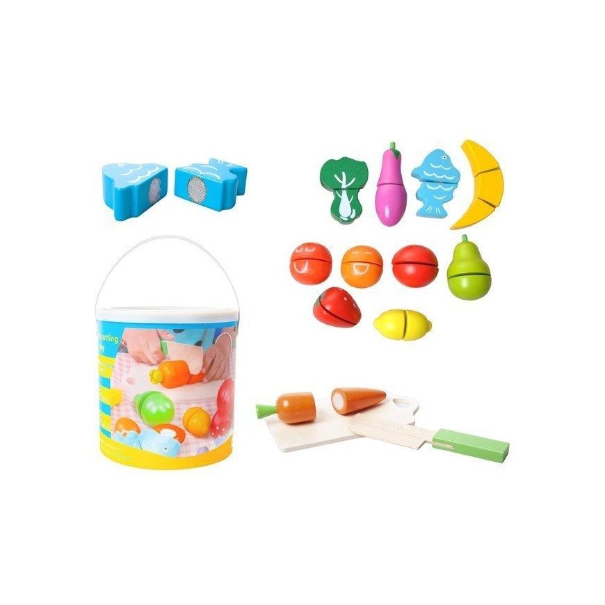 Ikonka Wooden vegetable cutting in a