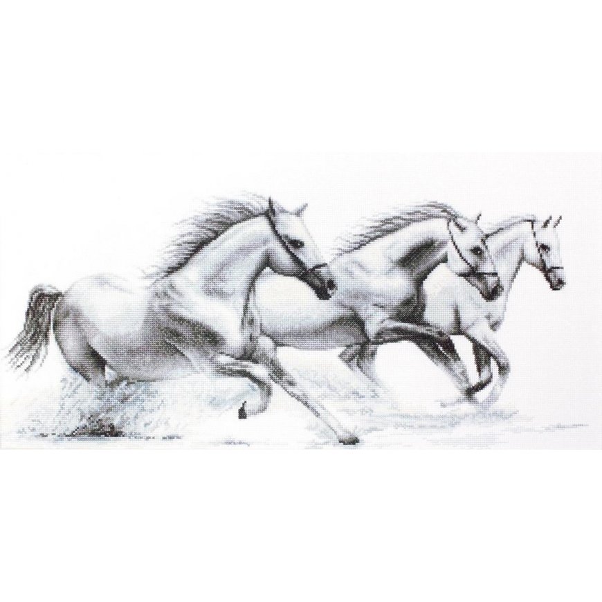 luca S White horses SB495