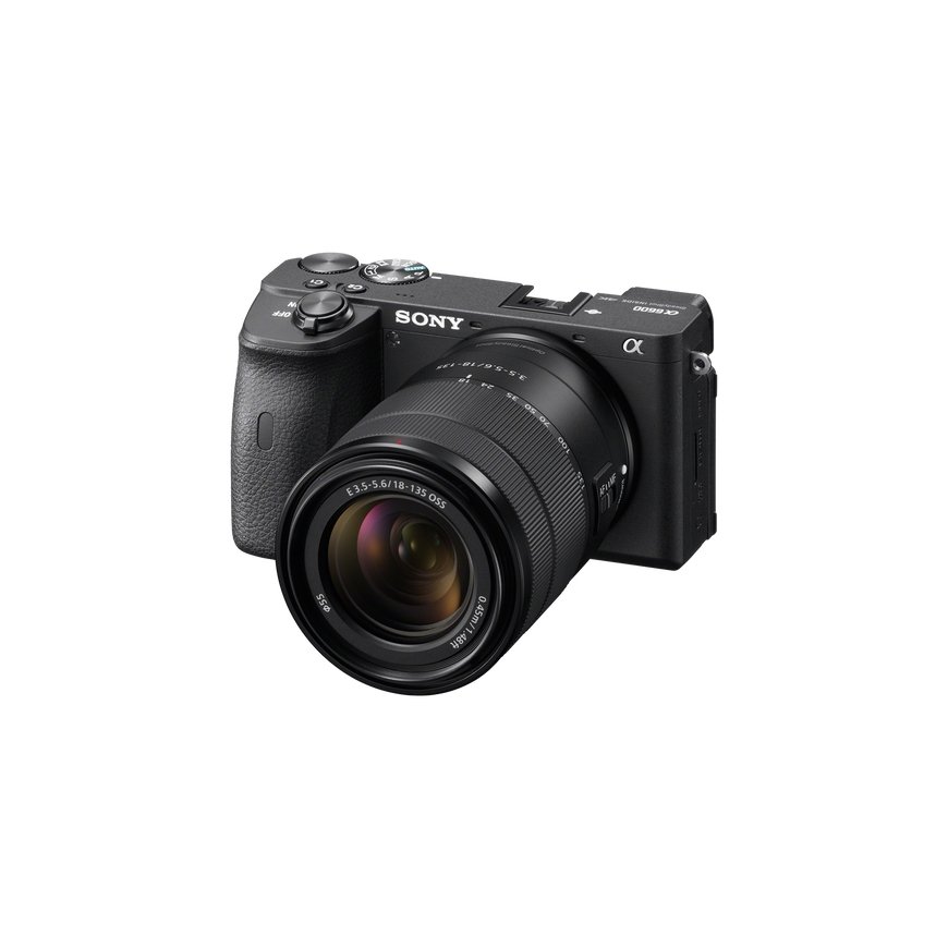 Sony α ILCE6600MB + 18-135mm – 2