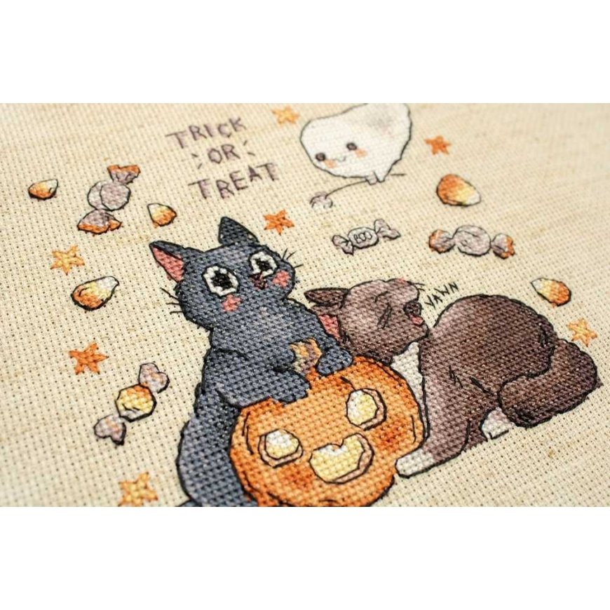 luca S Counted Cross Stitch Kit "Trick Or Treat" №2 14x13cm SLETIL8815