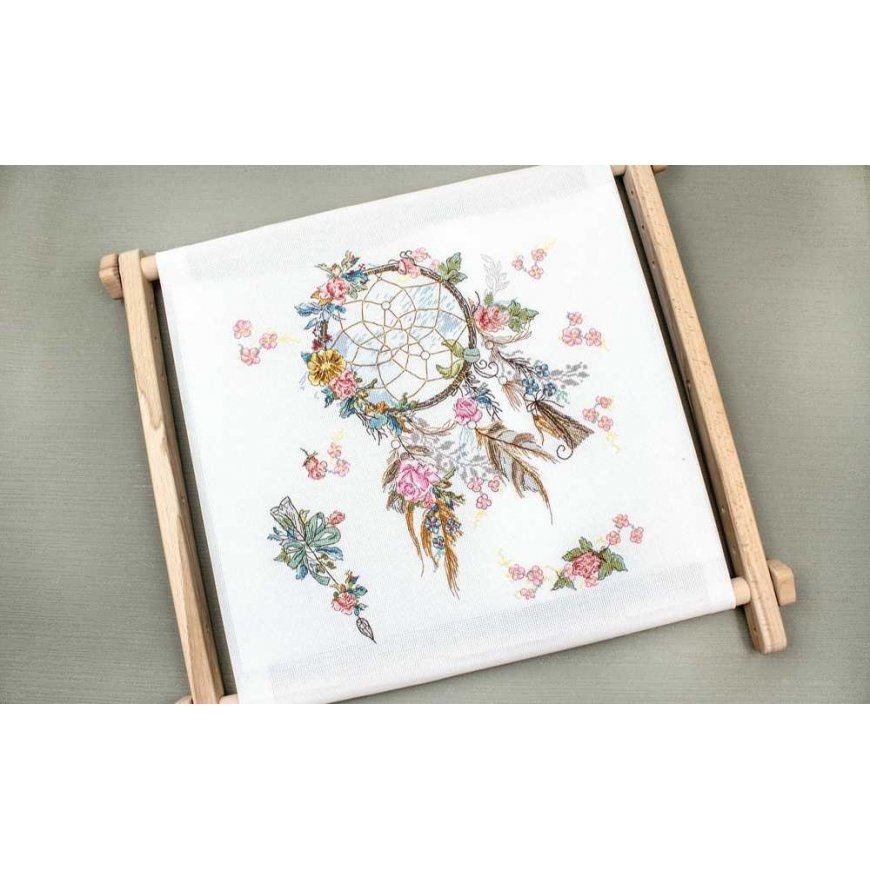 luca S Pavasario svajonės SLETIL8035